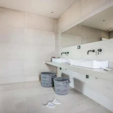 Skala Sleeps 3 Pool Air Con Wifi ヴィラ *