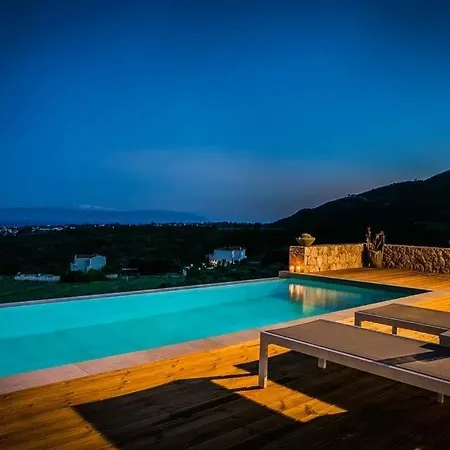 Skala Sleeps 3 Pool Air Con Wifi ヴィラ