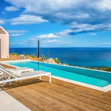 Skala Sleeps 3 Pool Air Con Wifi וילה