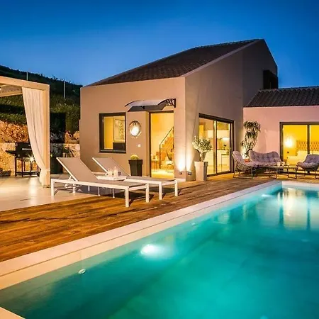 וילה Skala Sleeps 3 Pool Air Con Wifi